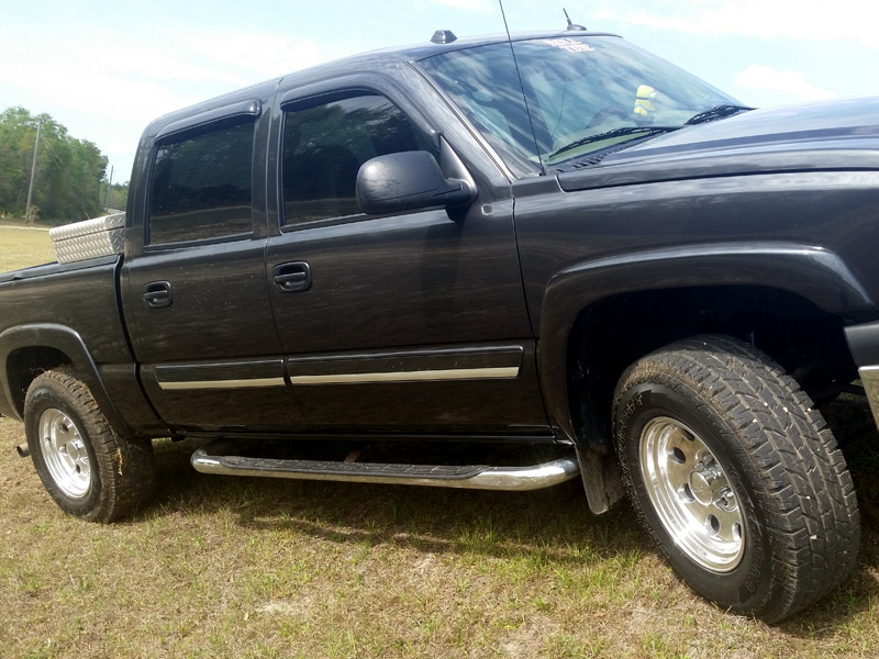 2004 Chevy Silverado 1500 3 Inch Leveling Kit Pacer Lt Mod 164p 17x9  12 Offset 17 By 9 Inch Wide Wheel Yokohama Geolandar At 285 70r17 Tires Pic 5
