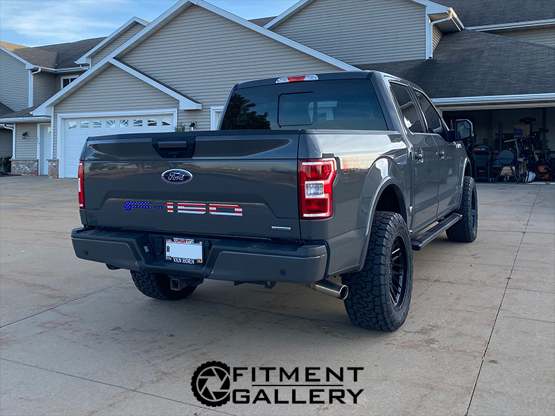 2018 Ford F150 Xlt Motiv Mutant 20x10 Amp Terrain Pro At 305 55r20 2in Rough Country Leveling Kit 